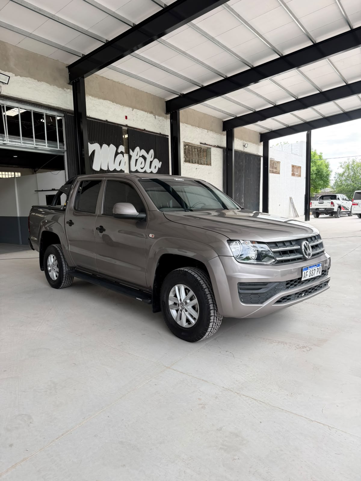 VOLKSWAGEN - AMAROK TRENDLINE 140CV 4X2 - MANUAL  - 2023